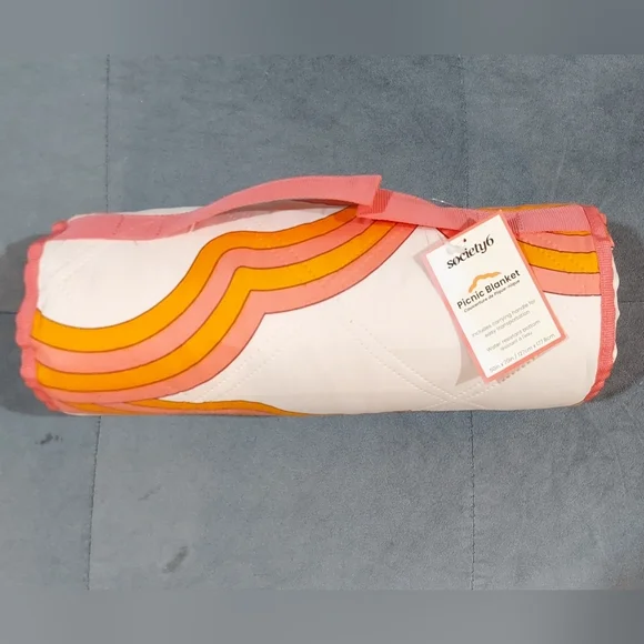 NWT SOCIETY6 PICNIC BEACH RETRO BLANKET CUSTOM WATERPROOF SANDPROOF CARRY HANDLE - Picture 1 of 11